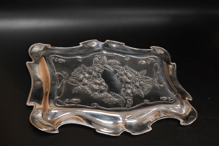 An Edwardian repousse silver dressing table tray, William Neale & Son, Chester, 1903, 30cm, 9.2oz.